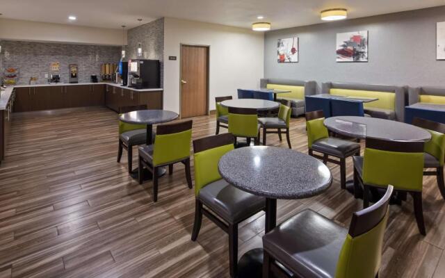 Best Western Plus Mansfield Inn & Suites