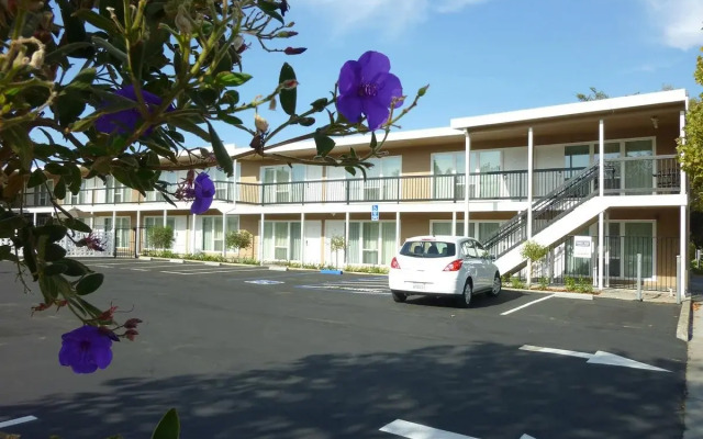 Coronet Motel