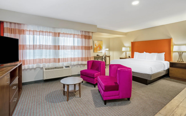 La Quinta Inn & Suites by Wyndham Seattle Federal Way