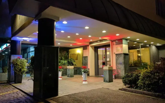 Santa Barbara Hotel