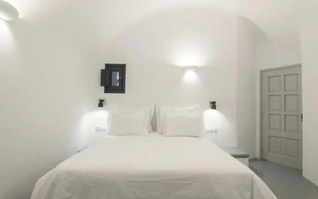 Отель Grand Ambassador Santorini