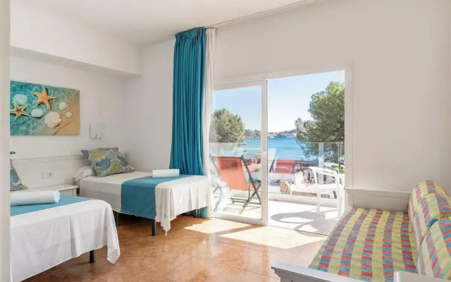 Neptuno Paguera Hostal