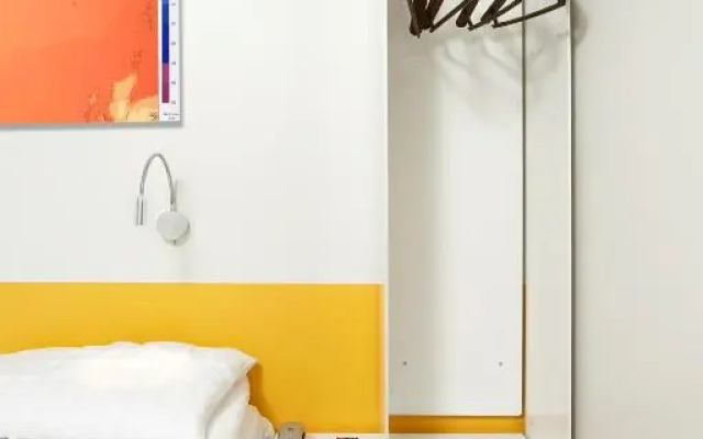 Hotel Cabin