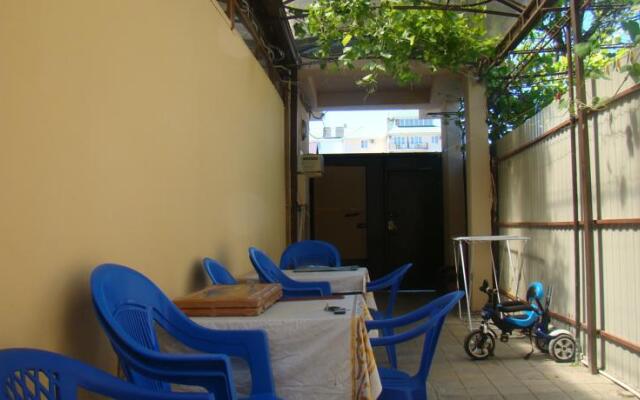 Na Shevshenko Guest House