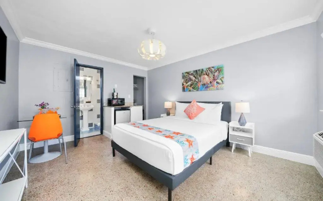 Hollywood Beach Suites