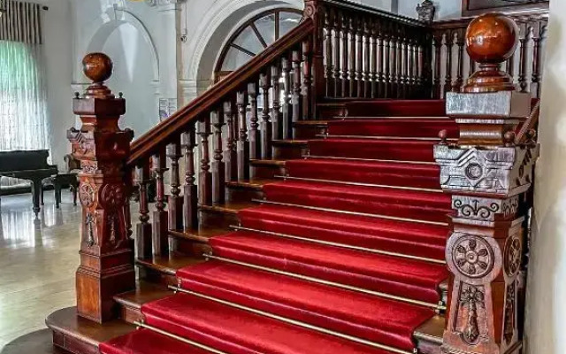 Queen's Hotel