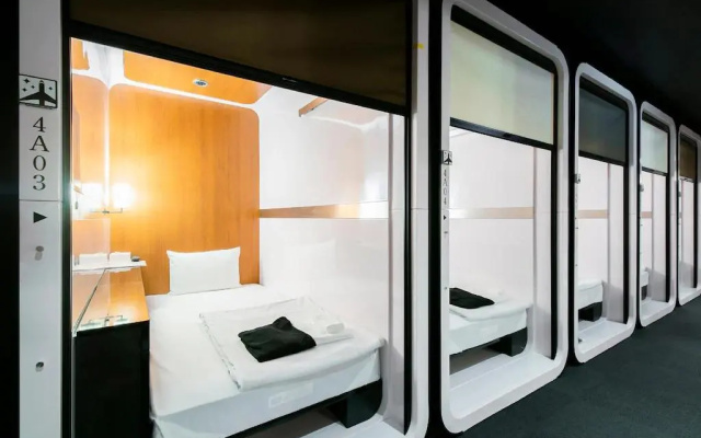 Business Class female Cabin 사진 1