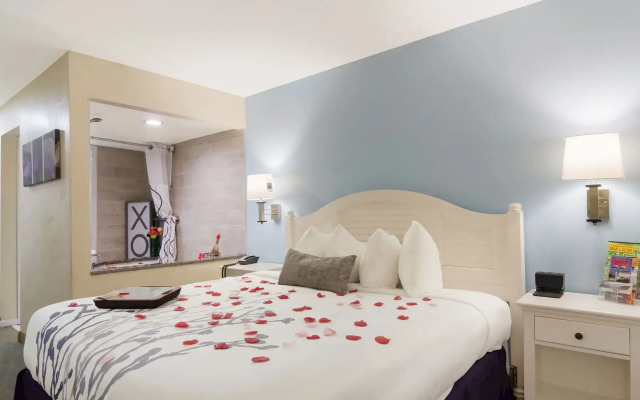 Ocean Sands Beach Boutique Inn - 1 Acre Private Beach