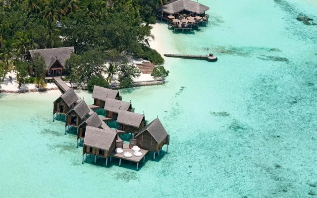 Constance Moofushi All Inclusive Hotel