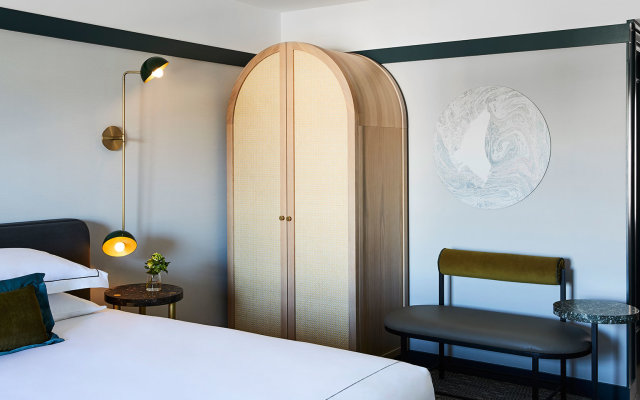 Kimpton Saint George by IHG