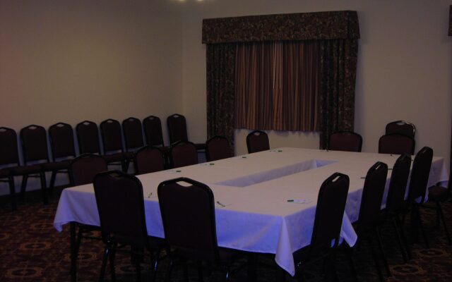 Settle Inn & Suites Linn