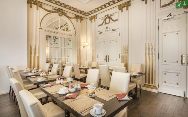 Grand Royale Hyde Park