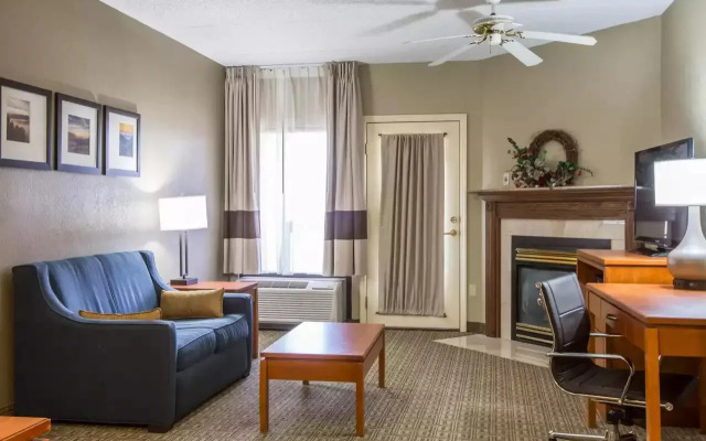 Vista Suites Hotel Near Island Drive Pigeon Forge