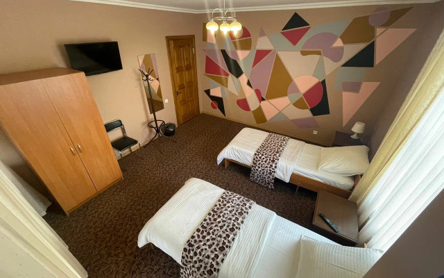V Krasnoy Polyane Hostel