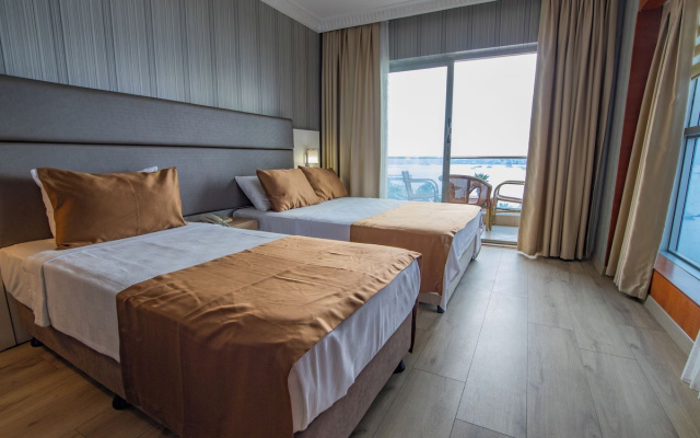 Point Beach Hotel