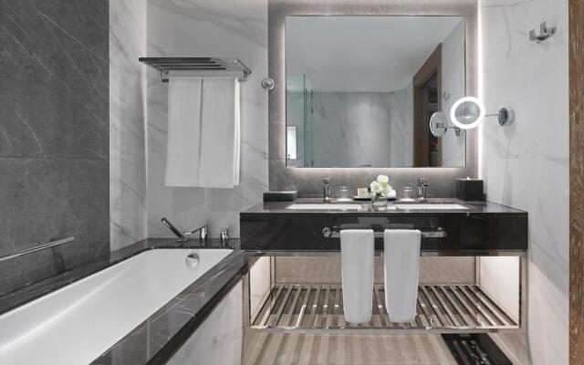 Fairmont Dubai Hotel