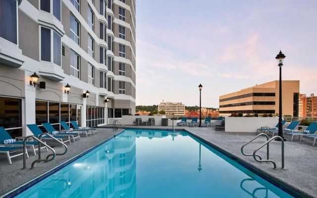 Hilton Kansas City Country Club Plaza