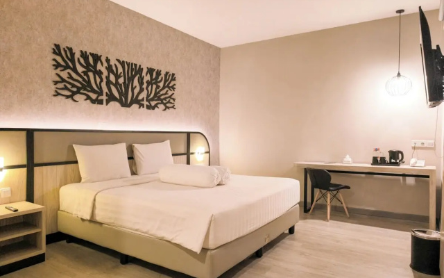 Front One Gosyen Hotel Salatiga