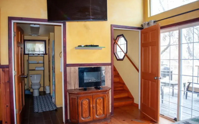 Sequoia Riverfront Cabins