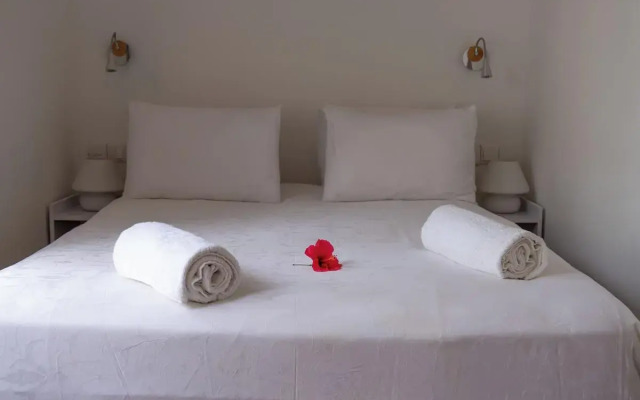 Vaali Maldives Island Escapes & Dive Guest House