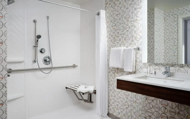 Holiday Inn Boston - Dedham Hotel & Conference Center by IHG