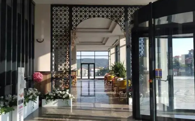 Kanyonvadi Hotel