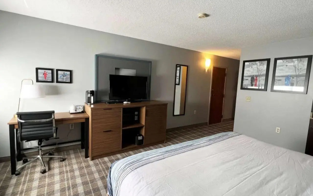 AmericInn by Wyndham Marshfield