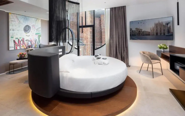 Отель The Corner Duomo
