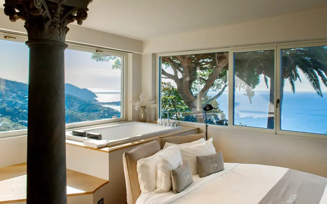 Villa Riviera Resort