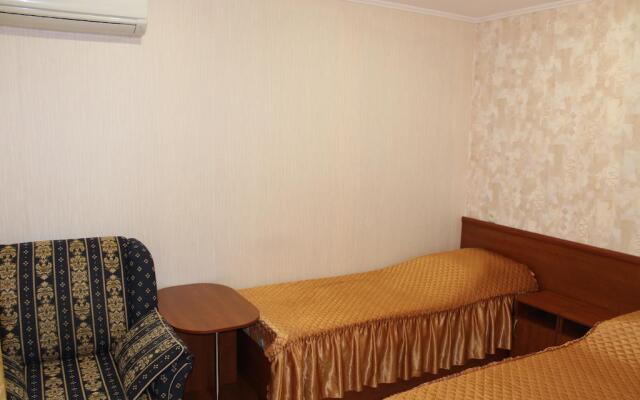 Samotlor, Guest House