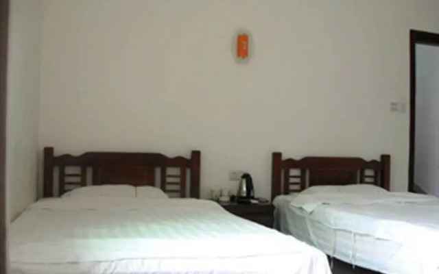 Lianghai Hostel Sanya