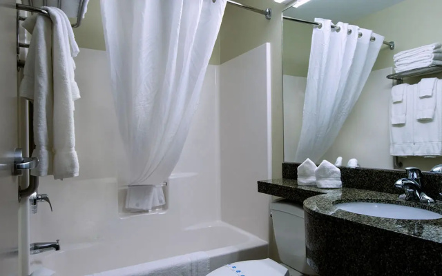 Magnolia Inn & Suites