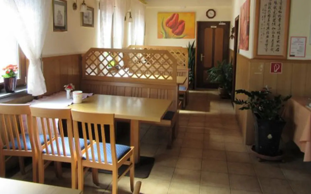 Elim Hotel