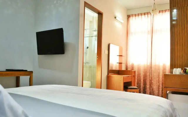 Airport Comfort Inn Premium Hotel