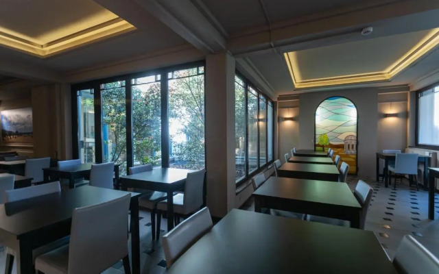 Отель Garibaldi Palace