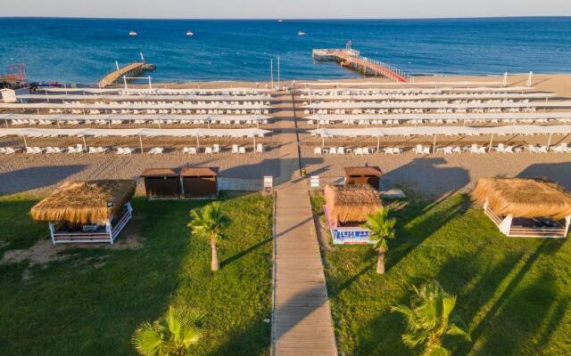 Отель Euphoria Palm Beach Resort