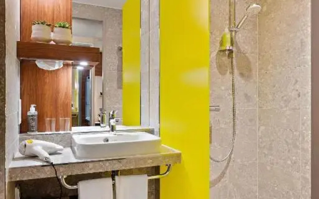 Hey Lou Hotel Monheim am Rhein	