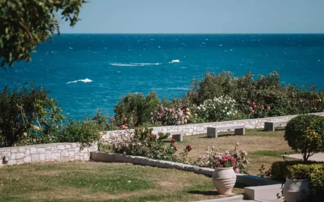 Blue Jasmine Hotel