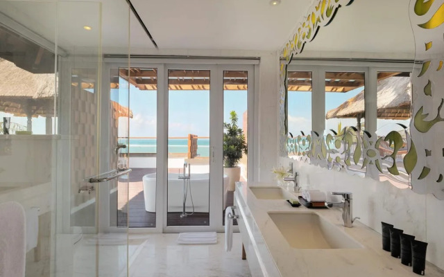 Hotel Nikko Bali Benoa Beach