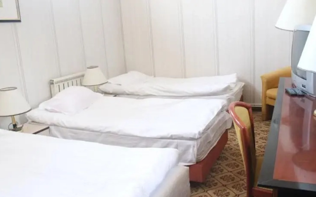 Medeus Budget Hotel