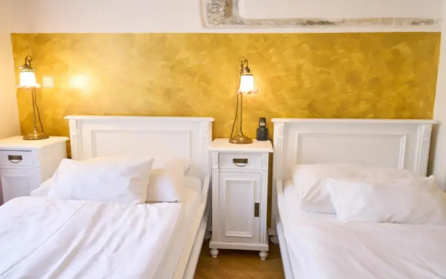 Hotel U Zlateho Jelena