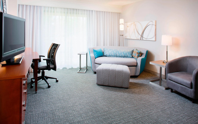 Courtyard by Marriott Roanoke Airport