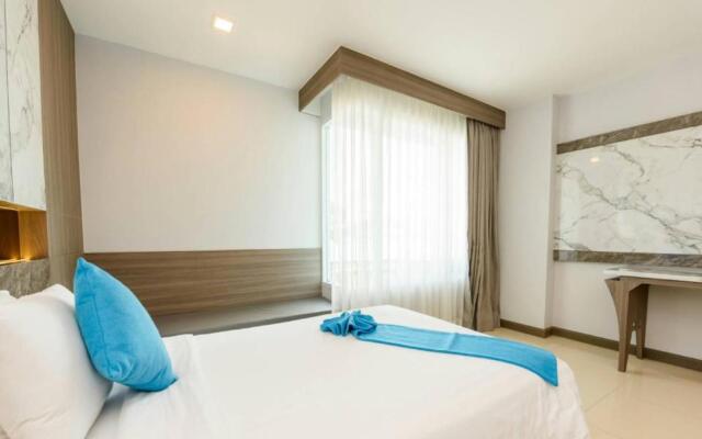 Crystal Palace Luxury Hotel