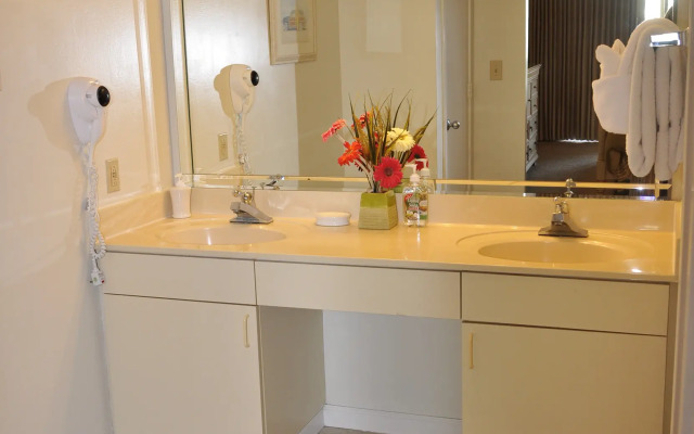 South Hampton - 2 BR Condo Oceanview - STP 1756