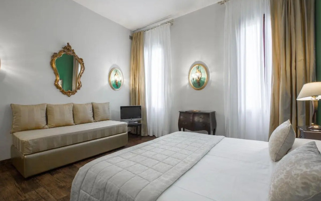 Amadeus Hotel