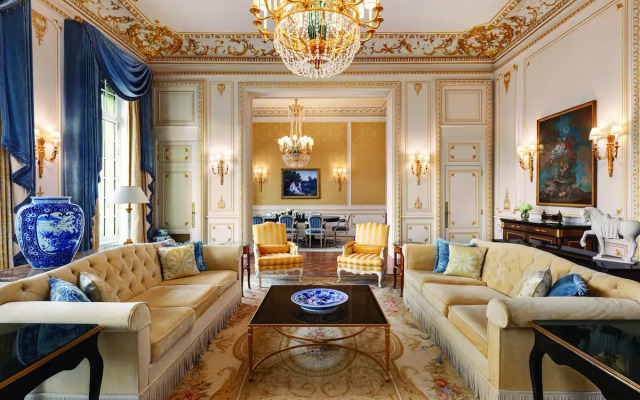 Отель Shangri-La Paris