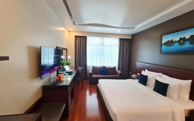 Kin Hotel Thi Sach