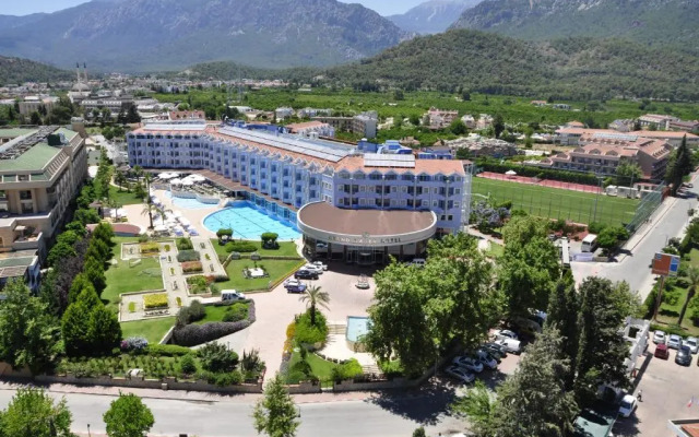 Отель Rox Resort