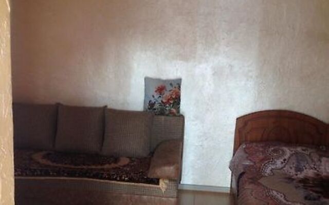 Guesthouse on Vzlyotnaya 14