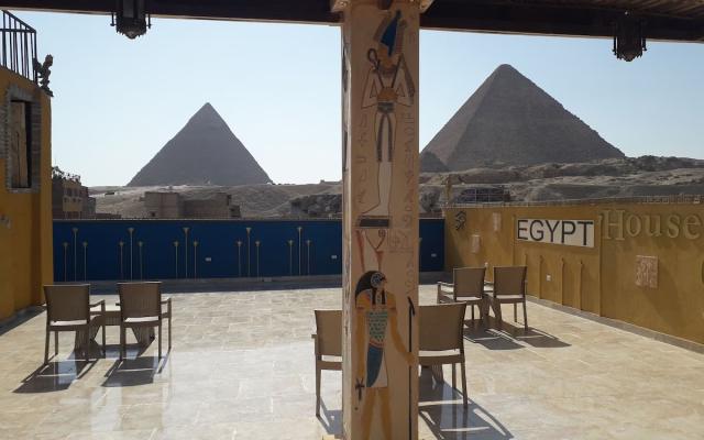 Comfort Pyramids inn